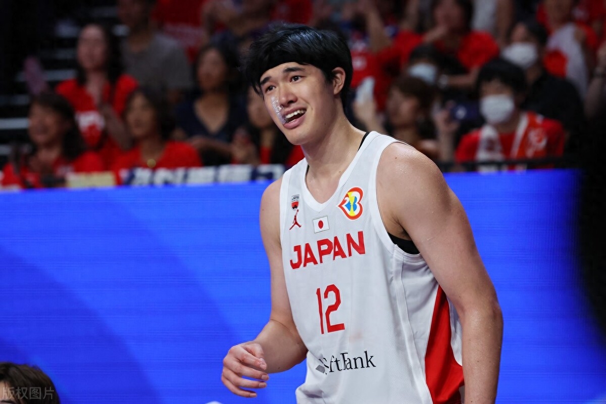 澳大利亚男篮爆冷立陶宛男篮，麦科勒姆惊艳世界的简单介绍