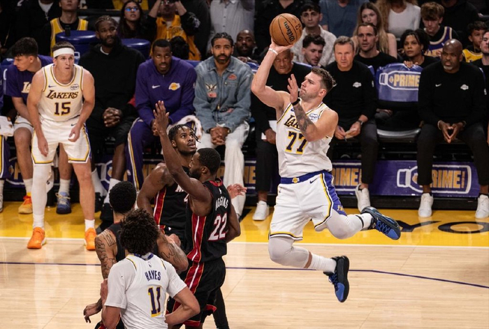 湖人B队爆冷巴西男篮，乔治一己之力扛起全队的简单介绍