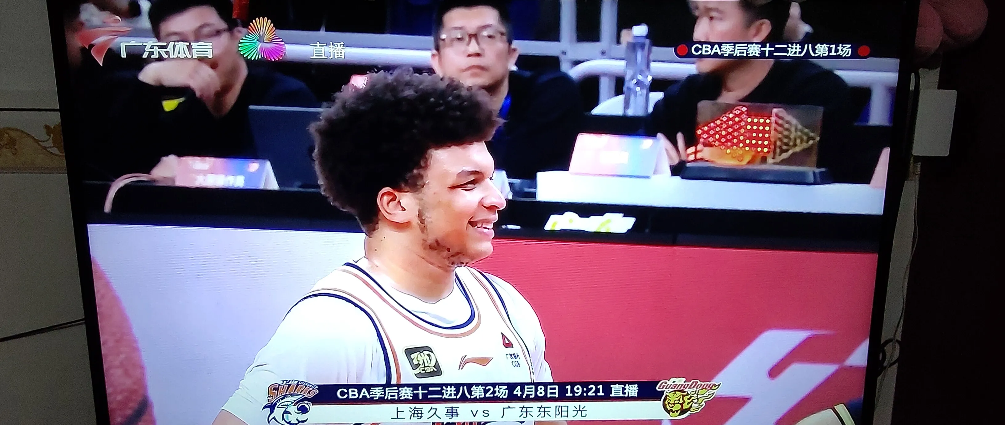 上海取得胜利，晋级季后赛的简单介绍