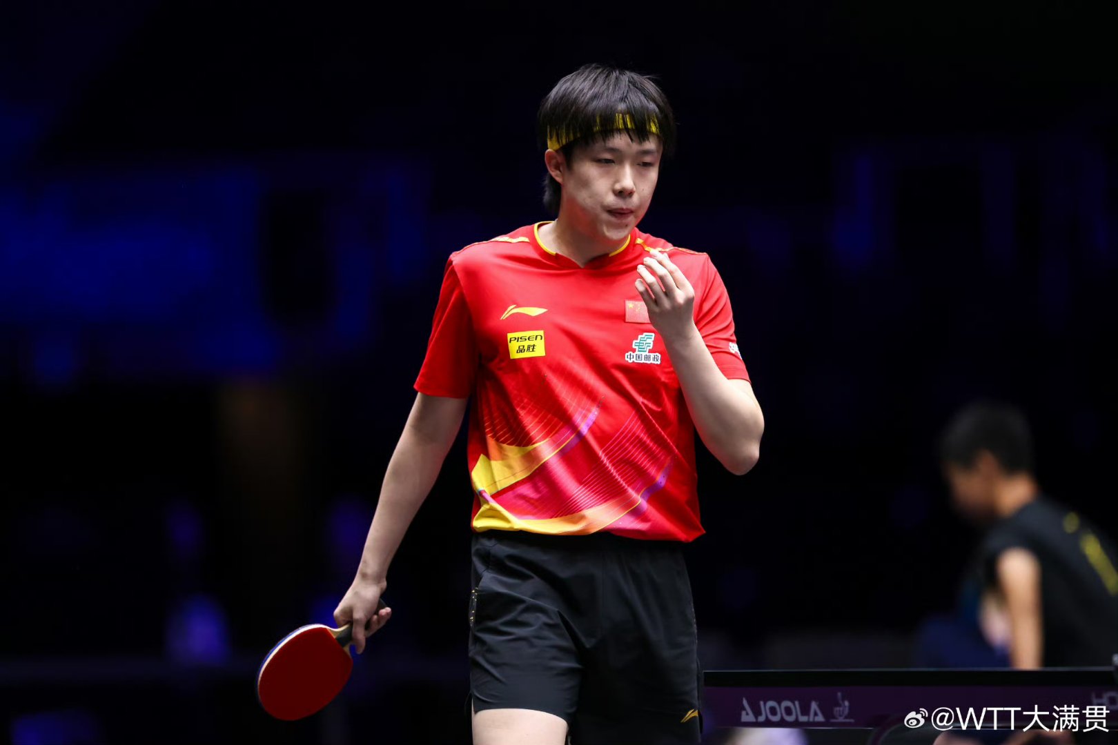 日本网球选手飒爽登场，实力超群