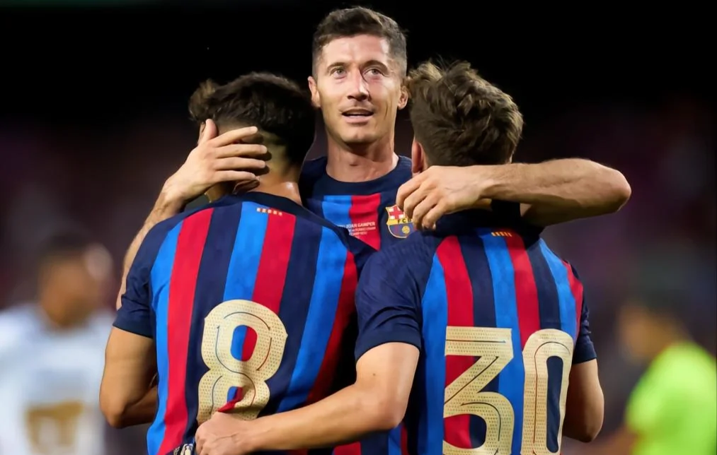 巴萨新援造两球，巴萨客场逆转获胜