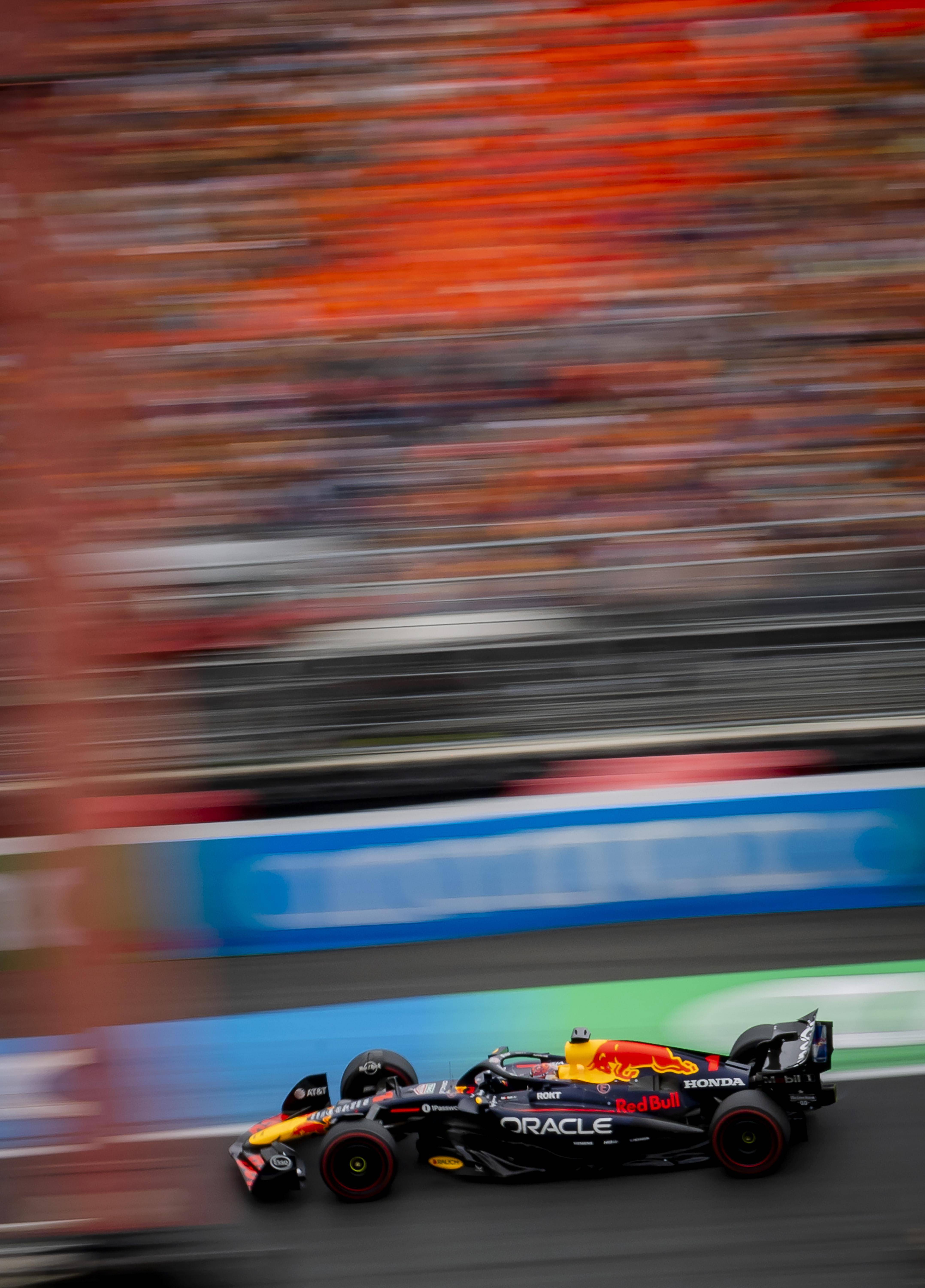 关于红牛车队完胜威廉姆斯，皮亚斯特里高光表现的信息