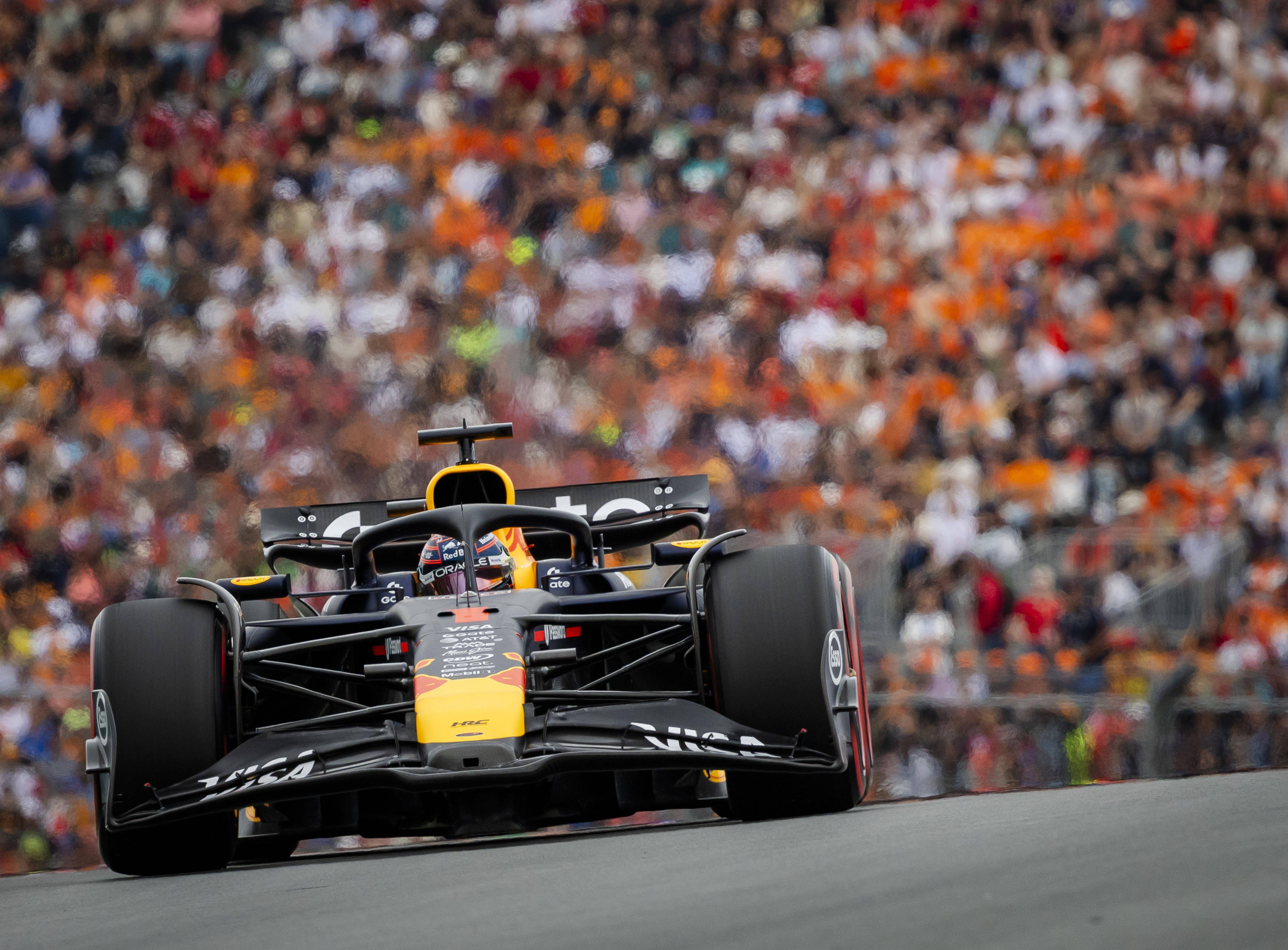 关于红牛车队完胜威廉姆斯，皮亚斯特里高光表现的信息