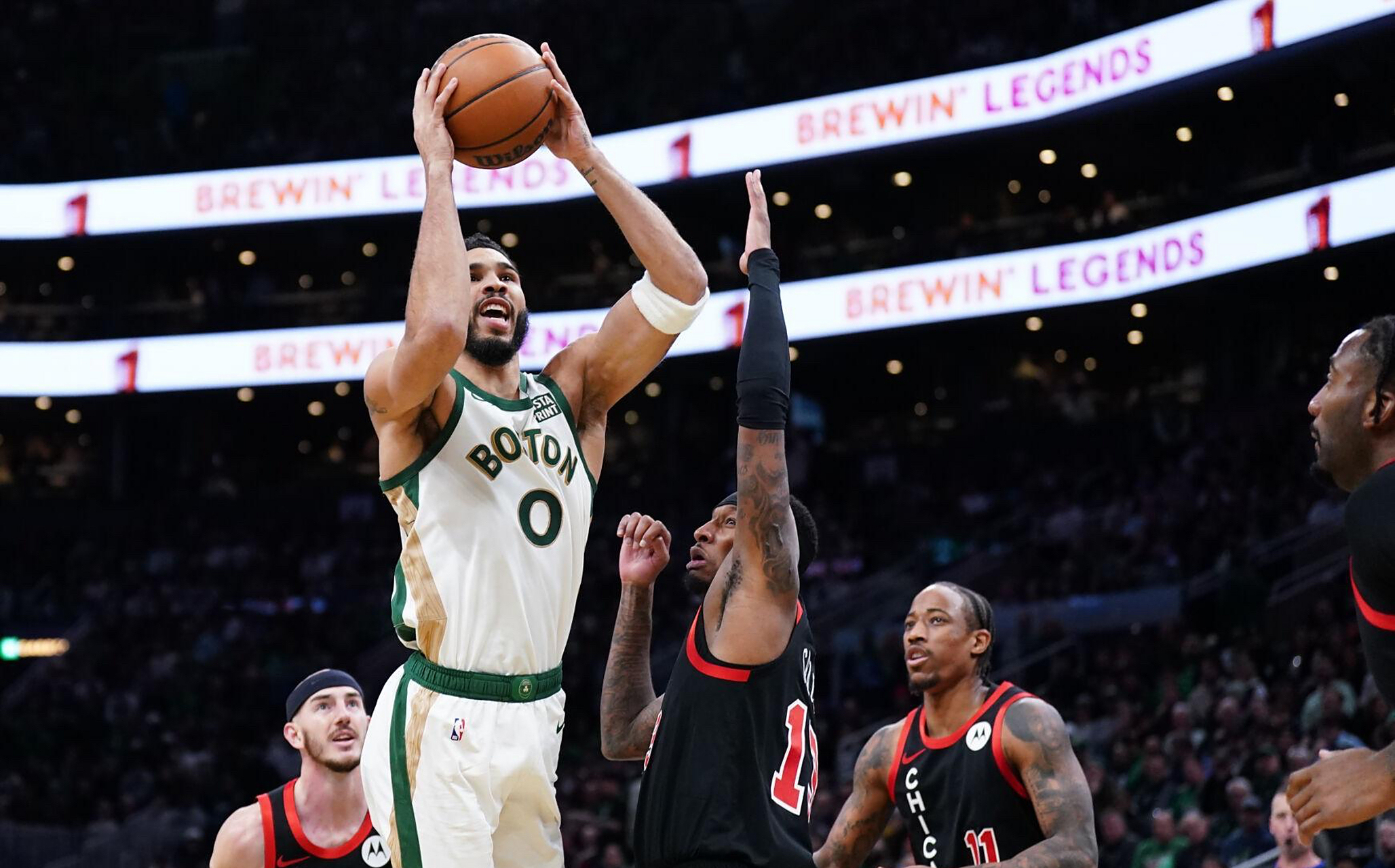 篮网新秀亮相亮眼，大胜猛龙晋级半决赛