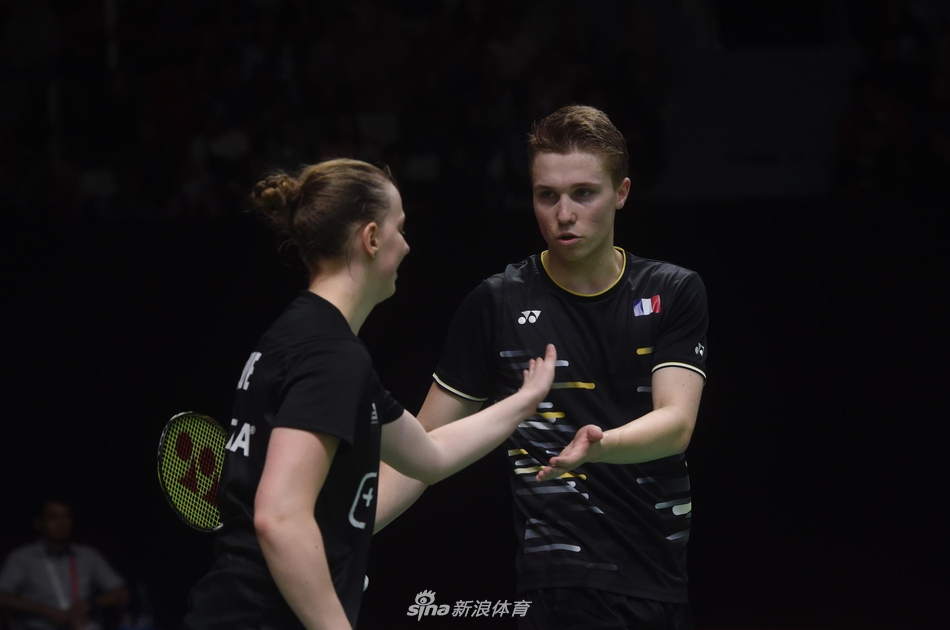 包含日本队绝杀印尼队，黄鸭组合统治全场的词条