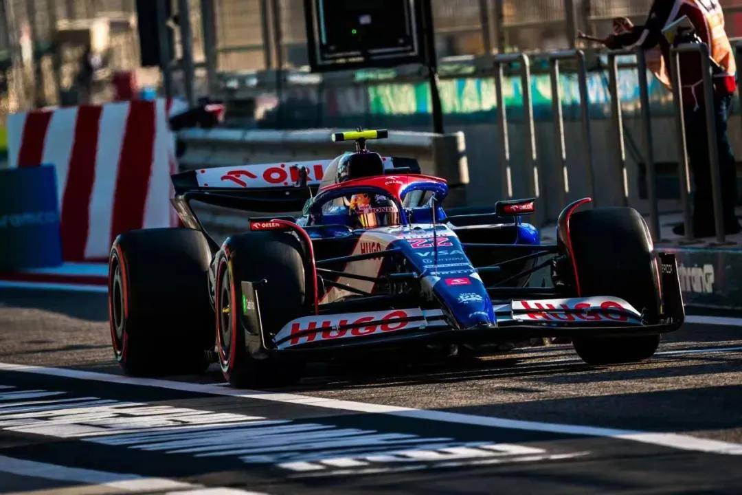 包含红牛二队力克红牛车队,阿隆索扛起全队的词条 包含红牛二队力克红牛车队,阿隆索扛起全队的词条