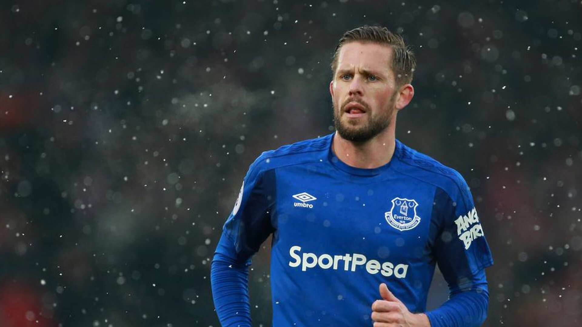 当篮球场遇上绿茵场,开拓者铁壁锁死马刺,德罗赞在英超争冠战中接管比赛