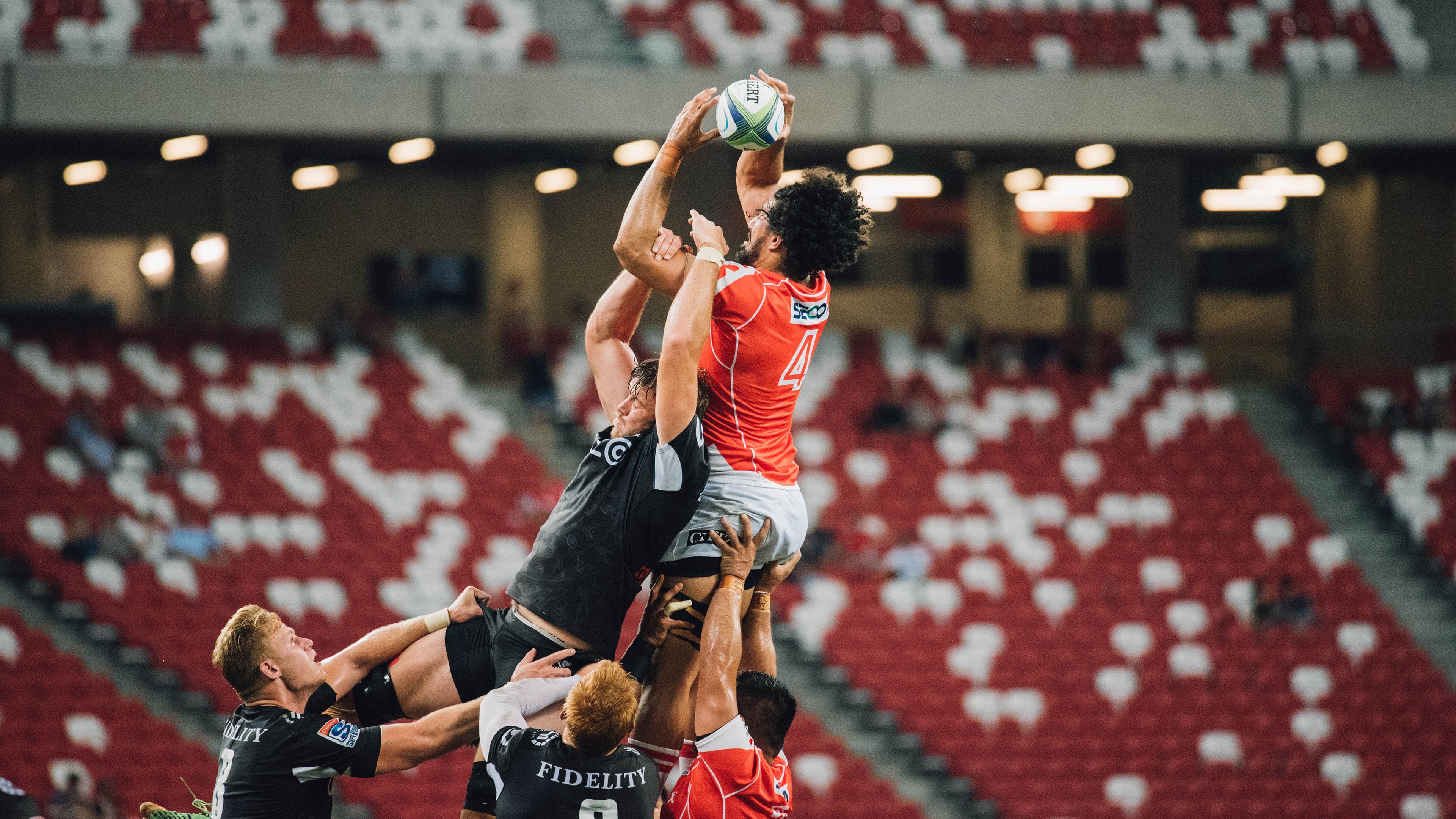 赛道与球场，当F1年度争冠焦点战遇上罗马斩落委内瑞拉