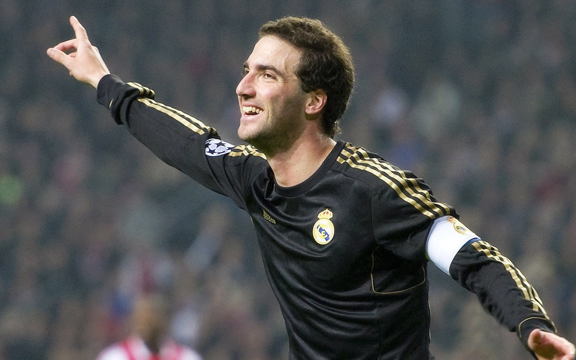 开云APP-跨越半球的胜利回响，厄瓜多尔加时奇迹与布鲁诺的亚平宁之光