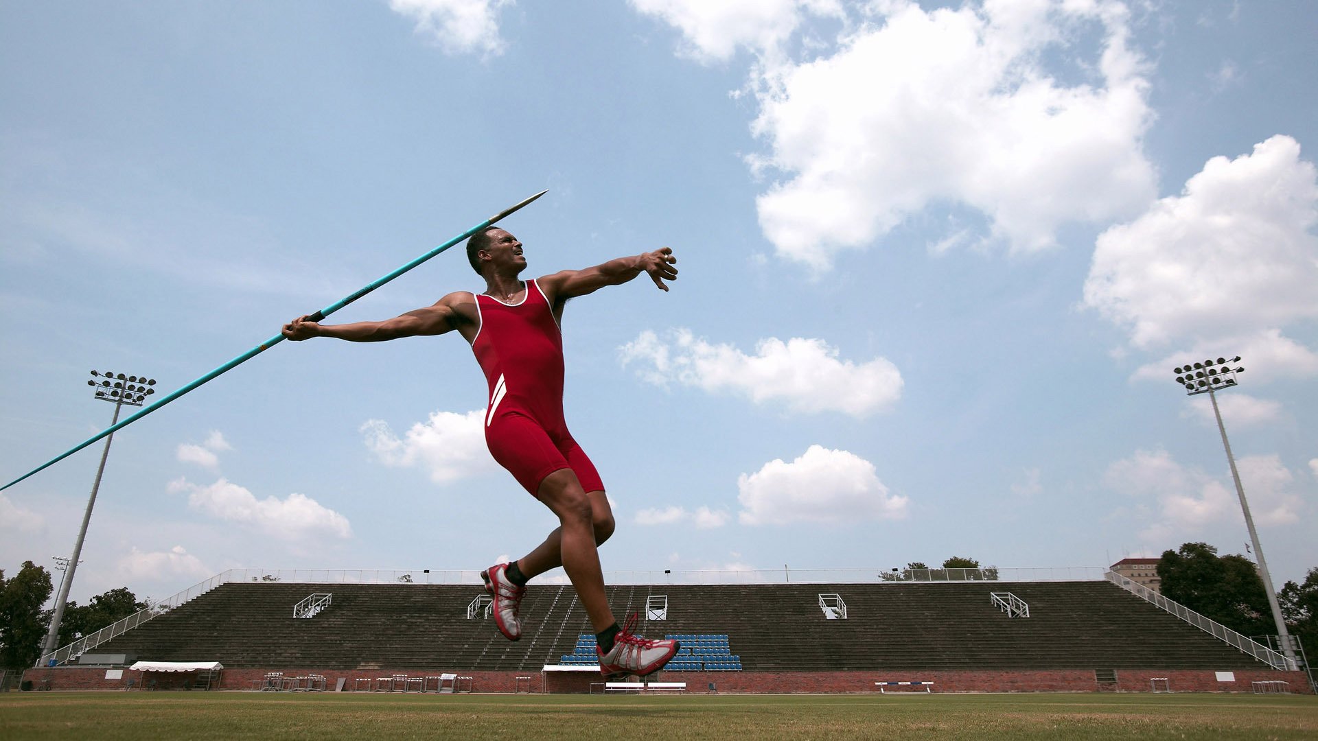 草地之王再显威，西西帕斯温网轻取戴维斯杯，状态火热剑指冠军